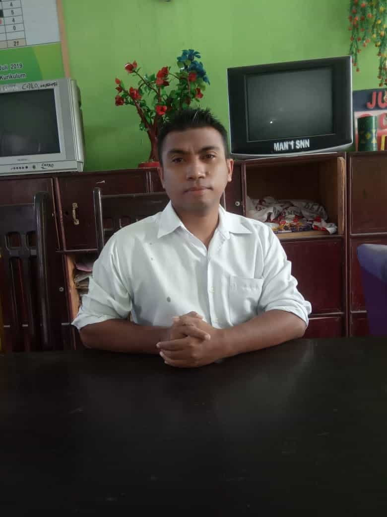 Ikram, 38 Tahun, Guru Madrasah Aliyah